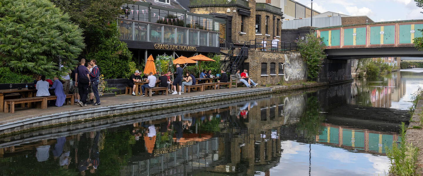 Image of a pub alongside a canal